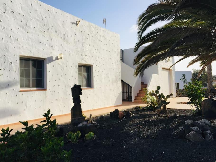 Casa Yukka Villa With Heated Pool Лахарес Экстерьер фото