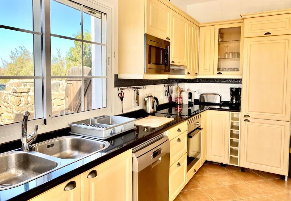 Casa Yukka Villa With Heated Pool Лахарес Экстерьер фото