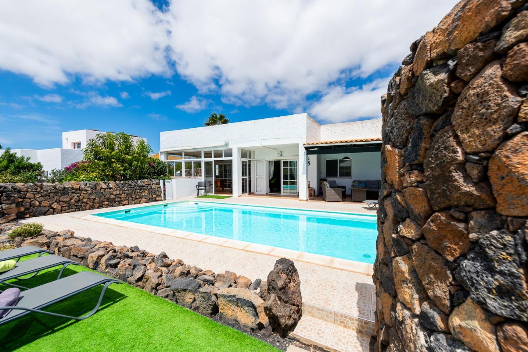 Casa Yukka Villa With Heated Pool Лахарес Экстерьер фото